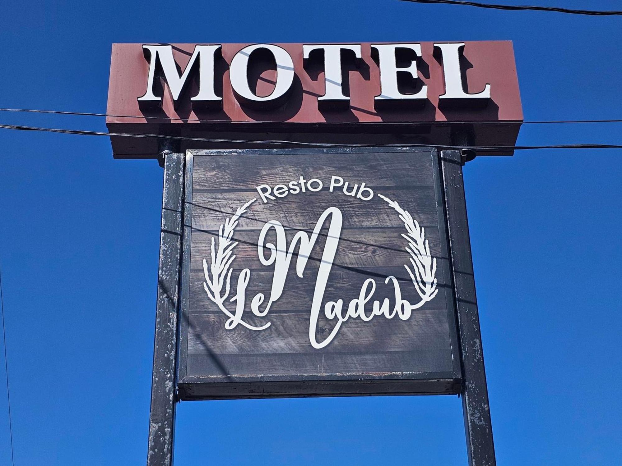 Resto Pub Motel Le Madub L'Isle-Verte Exteriér fotografie